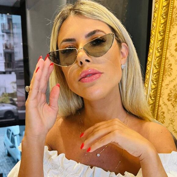 Dior MISSDIOR B1U B0O0 Sunglasses Gold Cat Eye Frame, Green Lenses - Picture 14 of 14